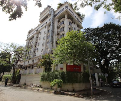 https://imgcld.yatra.com/ytimages/image/upload/t_hotel_yatra_city_desktop/v1432581748/Domestic Hotels/Hotels_Mumbai/Hotel Karl Residency/Overview.jpg